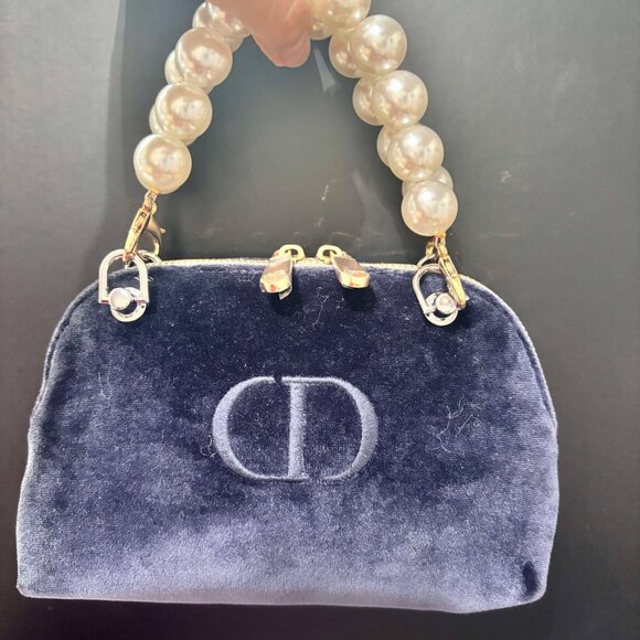 DIOR BLUE Velvet Pouch + The custom added chains - Picture 2 of 3